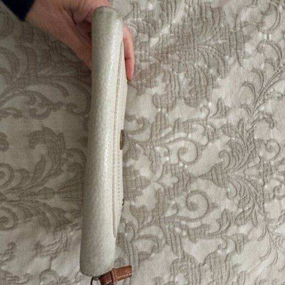 Coach Ivory Pebble leather zip around continental wallet. - Picture 5 of 8